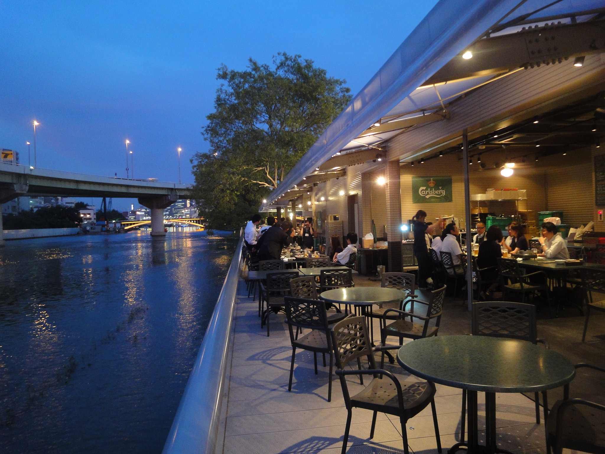 “R”RIVERSIDE GRILL&BEER GARDEN