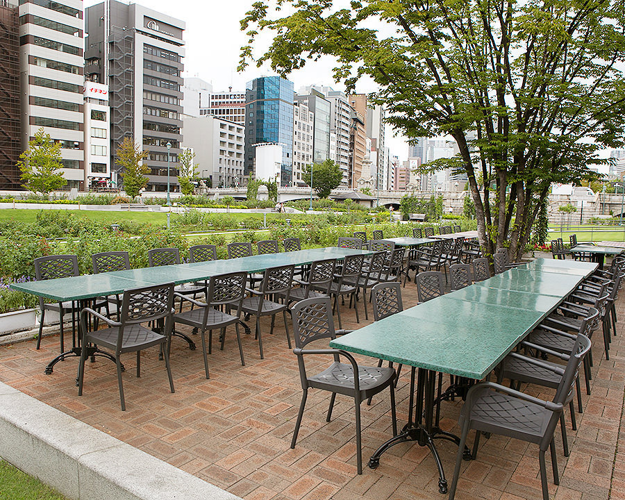 “R”RIVERSIDE GRILL&BEER GARDEN