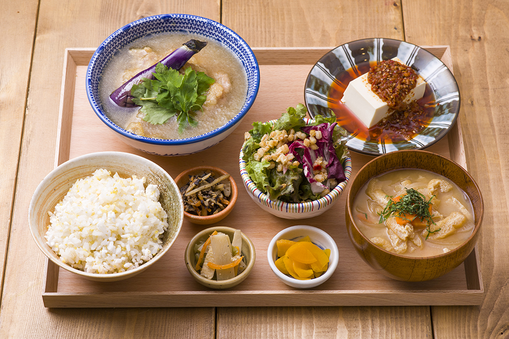 atari CAFE&DINING