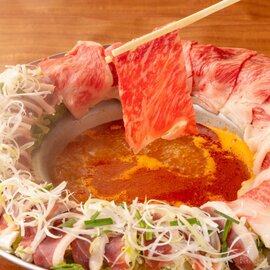 【おすすめ】 黒毛和牛と鴨肉の坦々炊きしゃぶ鍋