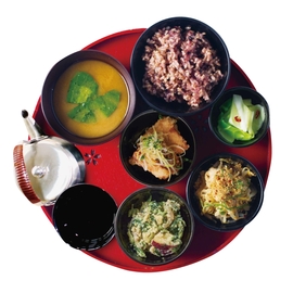 からだに優しいほっとするお料理を