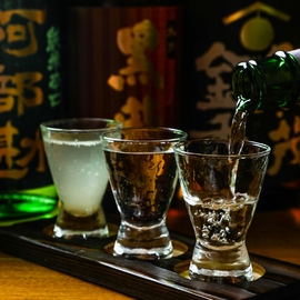 厳選した日本全国の銘酒を取り揃えております