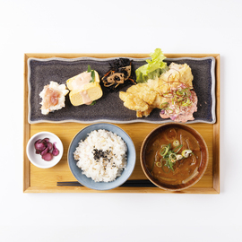 昼も夜もおいしいごはん