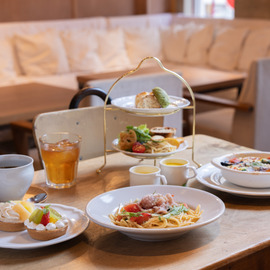 選べるメインのビュッフェランチ