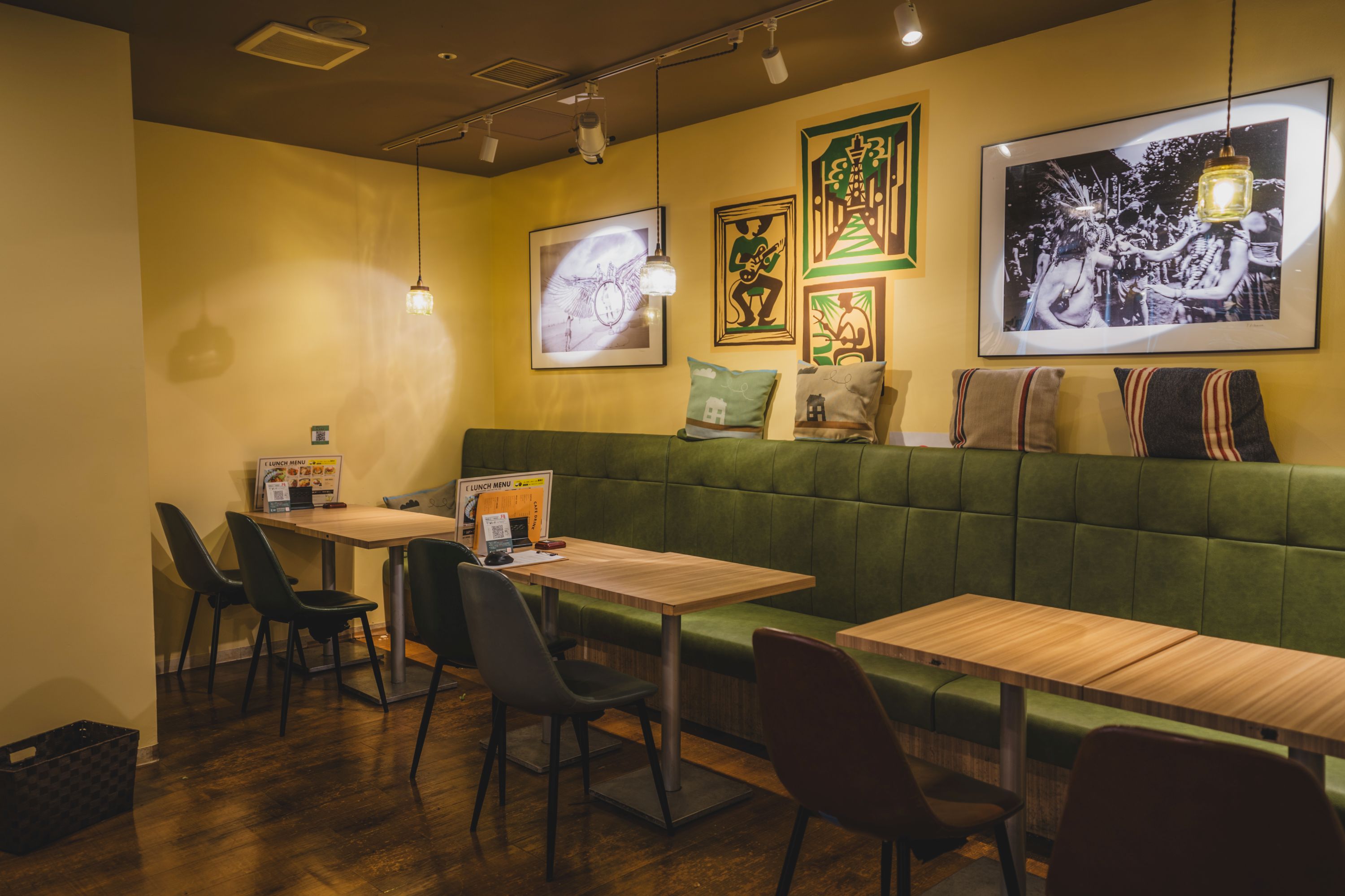 #702 CAFE&DINER なんばパークス店